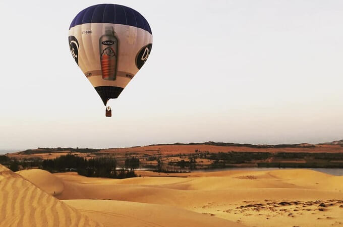 Le survol du désert rouge de Phan Thiet – Mui Ne en montgolfière