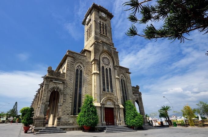 Cathédrale du Roi – ou encore Nhà thờ Núi, Nha Trang