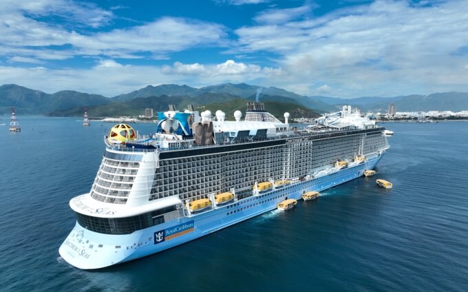 Le navire de croisière Spectrum of the Seas transporte plus de 4300 invités internationaux au port Nha Trang, 21_8_23
