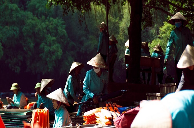 Promenade en barque à rames à Ninh Binh