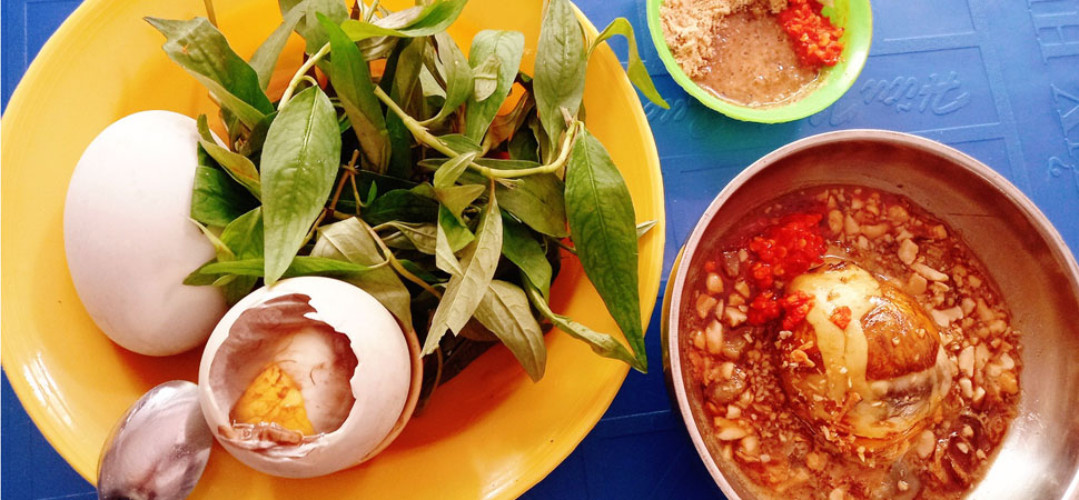 Oeufs couvés au Vietnam