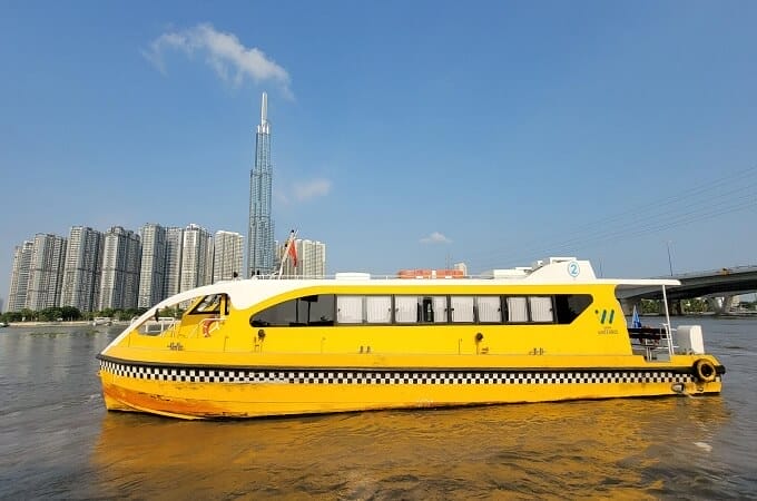 La visite de Saigon en waterbus est à ne pas négliger