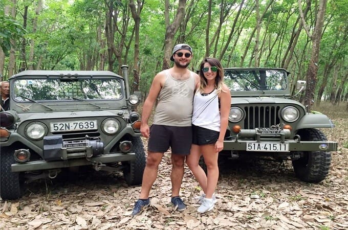 Le circuit en Jeep pour visiter Cu Chi est digne d'un programme hors des sentiers battus