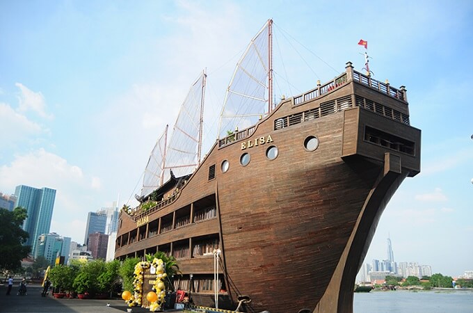 Le bateau-croisière Elisa