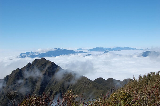 Vue vertigineuse depuis le toit de l'Indochine, Fansipan
