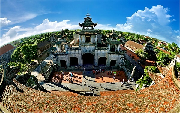 L'église vue depuis un drone
