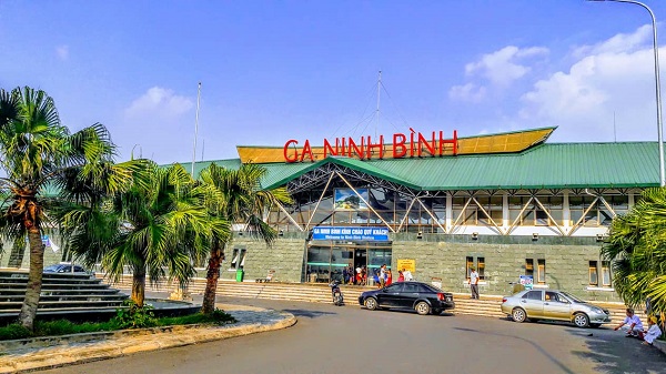 Gare Ninh Binh connecte facilement avec autres destinations