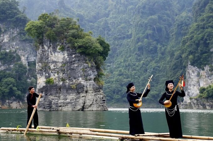 Le district de Na Hang, Tuyen Quang, possède de beaux paysages naturels et une vie culturelle riche