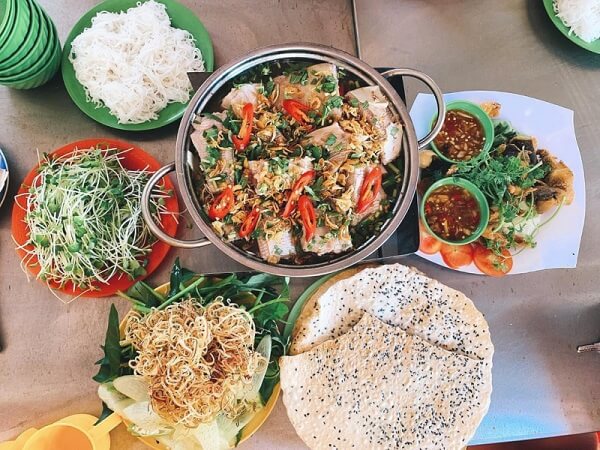 La fondue de raie « Lẩu cá đuối »