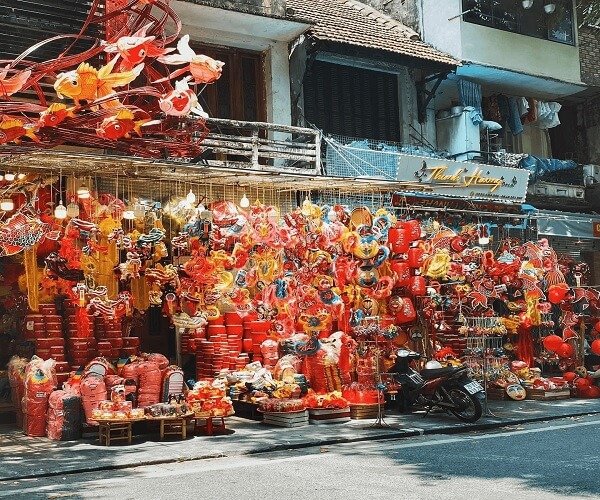 Rue Hang Ma propose des décorations pour les fêtes