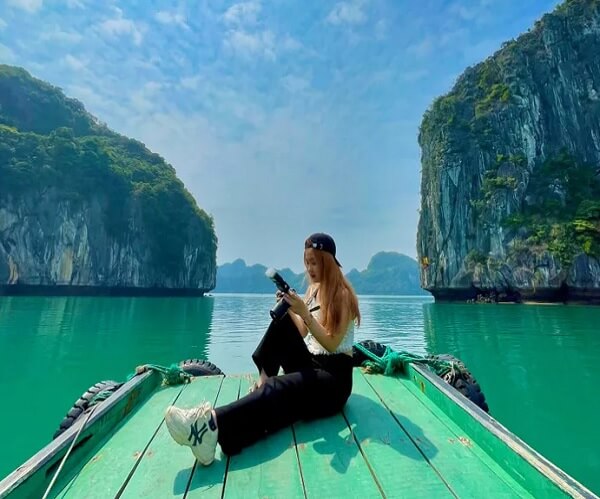 La baie de Lan Ha un jour ensoleillé