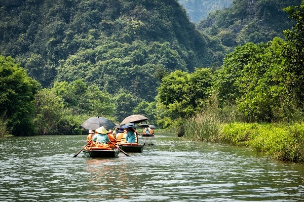 Visite en barque à rames à Trang An