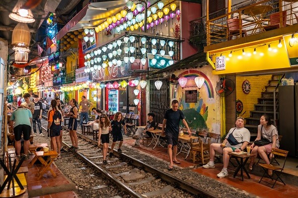 La rue des trains à Hanoi