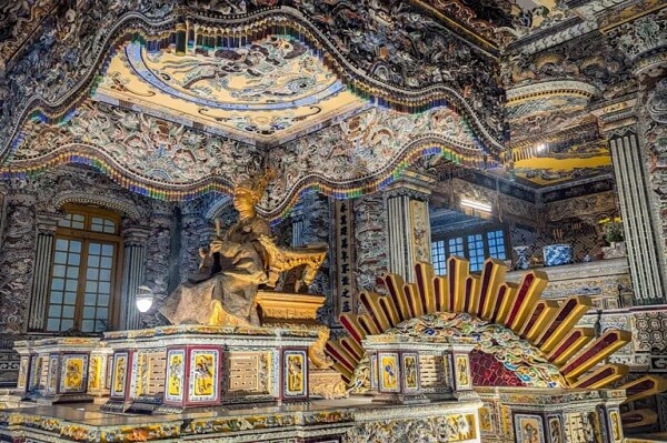 Mausolée de l'empereur Khai Dinh