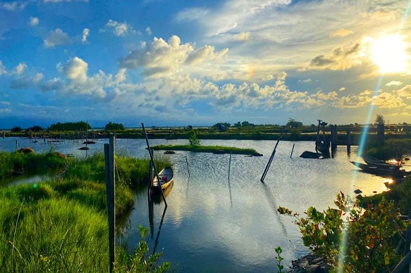 La lagune de Tam Giang au lever du soleil