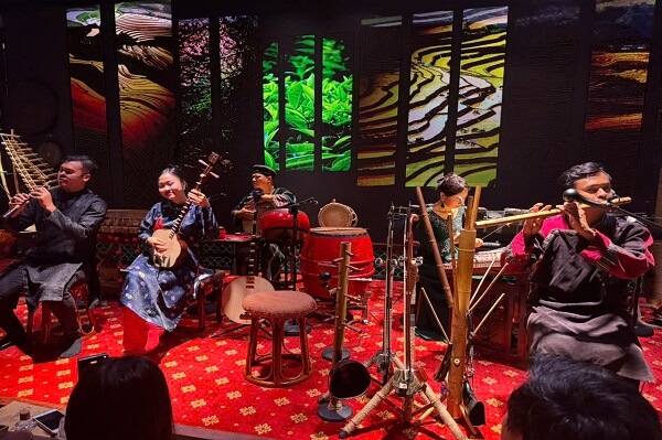 Chao Show avec des instruments traditionnels