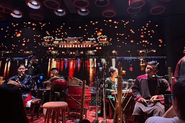 Chao Show et ses 12 chapitres musicaux