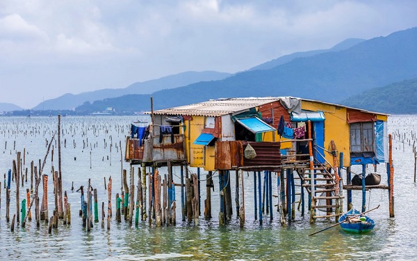 Cabanes en bois pour l'élevage et l'exploitation des huîtres