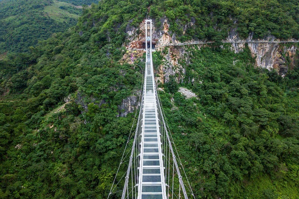 Le plus long pont de verre au monde