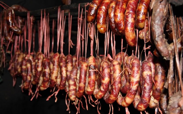 Ne manquez pas l'occasion de gouter à la saucisse Ba Be