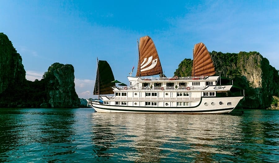 Croisière dans la baie d'Halong, Quang Ninh