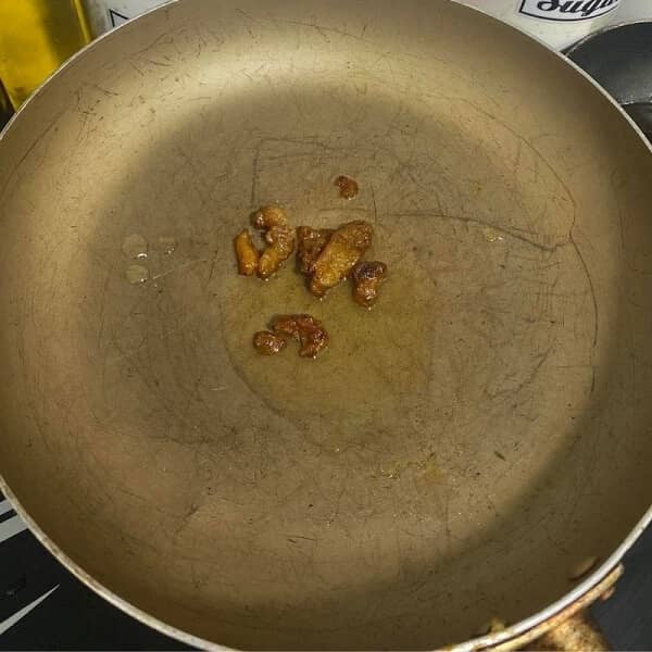 Ajoutez l'ail émincé