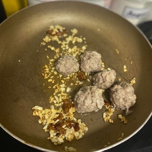 Ajoutez le porc haché