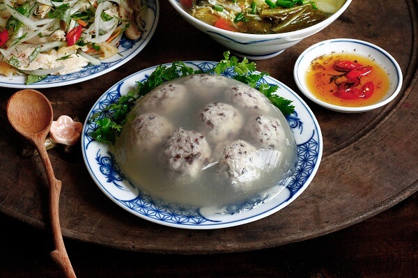 Assiette de la gelée de porc