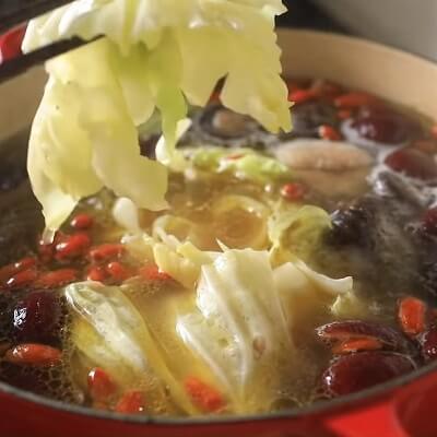 Bouillon poulet prêt à l'emploi pour gagner du temps