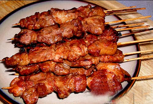 Brochettes de porc grillées