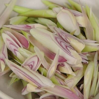 Citronnelle en petits morceaux