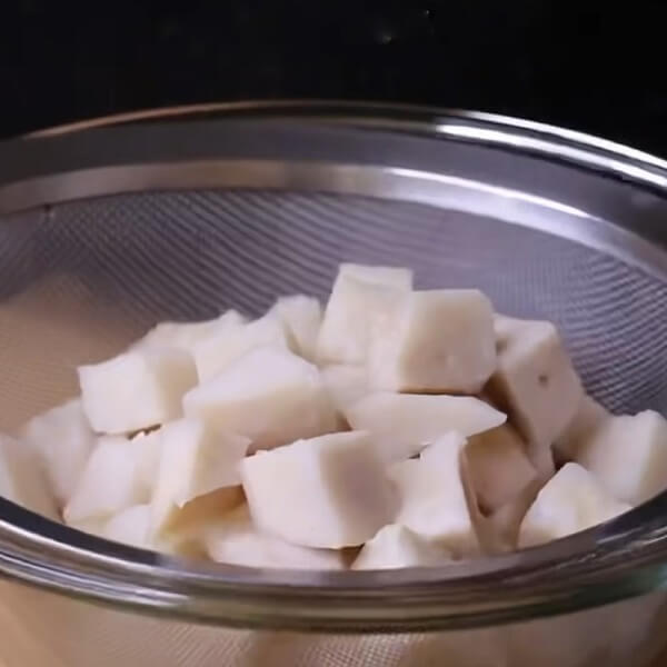 Conservez le jus taro après la cuisson