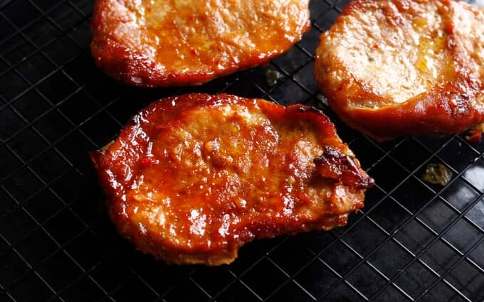 Côtelettes de porc grillées