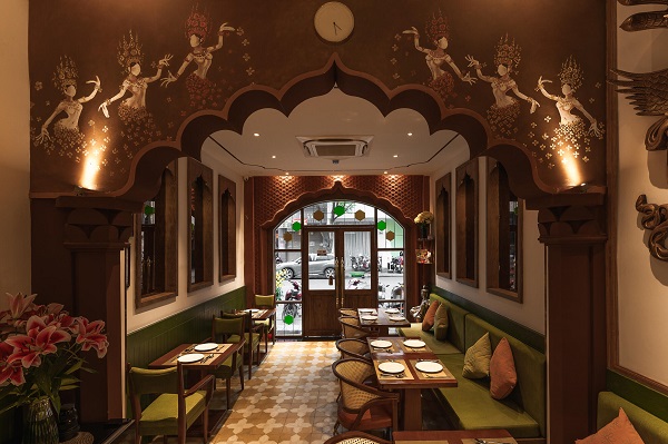 Décoration chaleureuse chez Dahi Handi