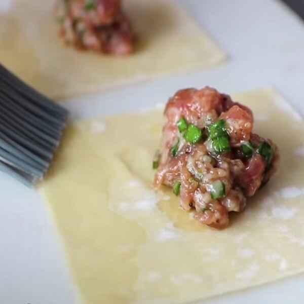 Déposez une petite quantité au centre