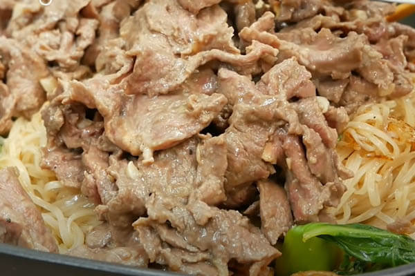 Faire sauter le pho boeuf