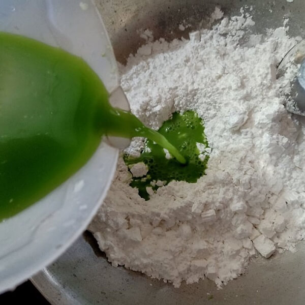 Farine avec jus de feuille de pandan