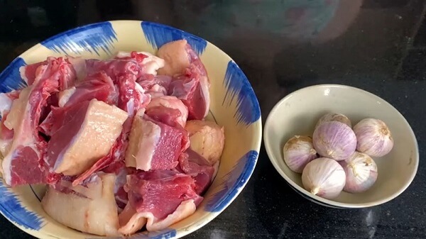 Ingrédients principaux pour canard rôti