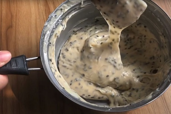 La pâte est lisse et souple