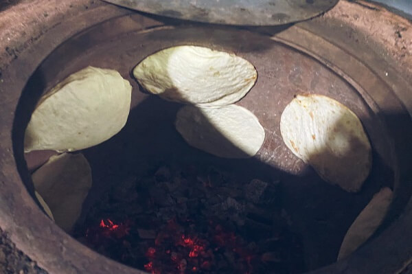 Le four indien traditionnel Tandoor