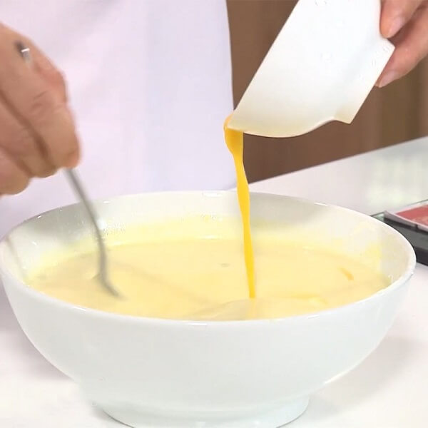 Le mélange repose pendant 30 à 1 heure