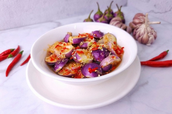 Les pickles aubergines rondes ou longues sont délicieux