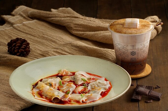 Les wontons sauce piquante