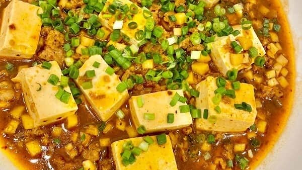 Mapo doufu est un plat de la cuisine du Sichuan