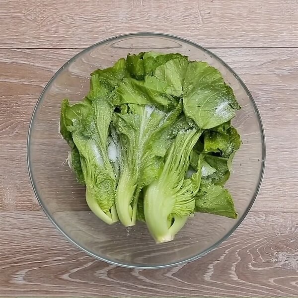 Moutarde brune avec sel