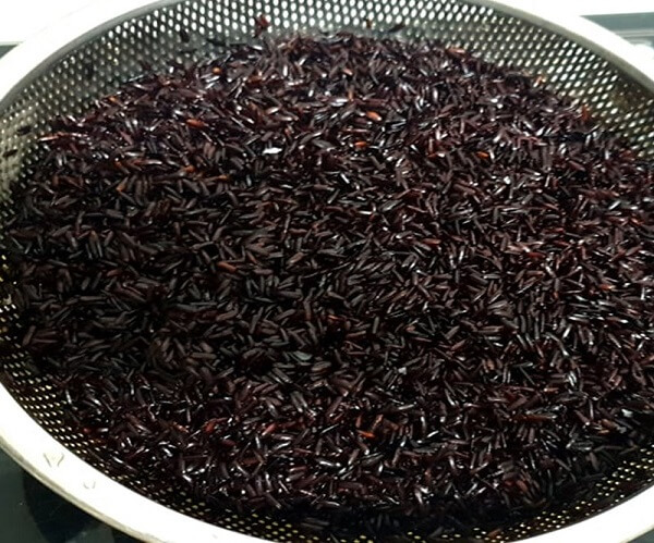 Riz gluant noir