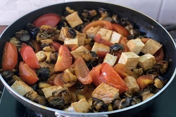 Sauter les ingrédients