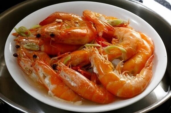 Sortir les crevettes après 10 minutes de cuisson