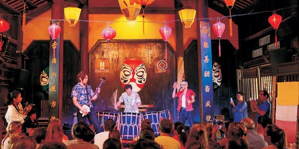 Spectacle de chant folklorique