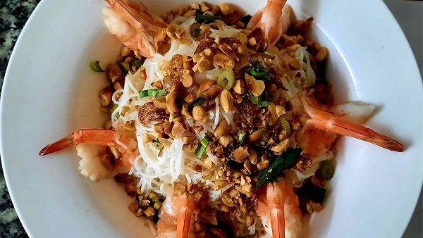 Un bol de vermicelles tom bun